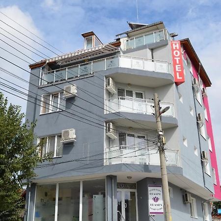 Hotel Kramus Ruse Exteriör bild